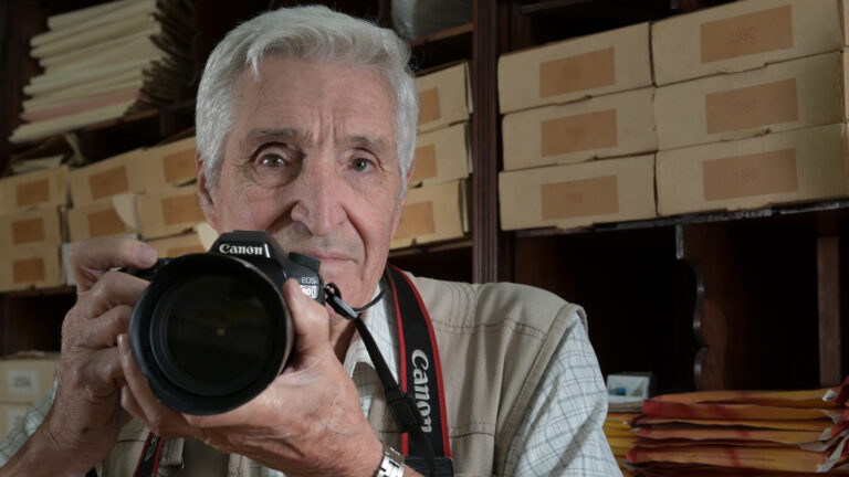 Seis décadas de retratos militares: los secretos del fotógrafo del Colegio Militar de la Nación