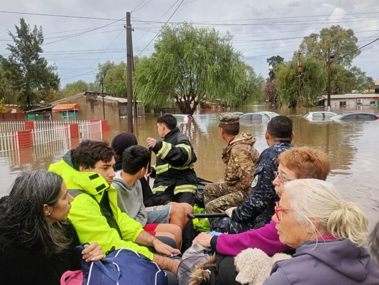La Armada Argentina en las inundaciones: los detalles de la asistencia militar en el AMBA