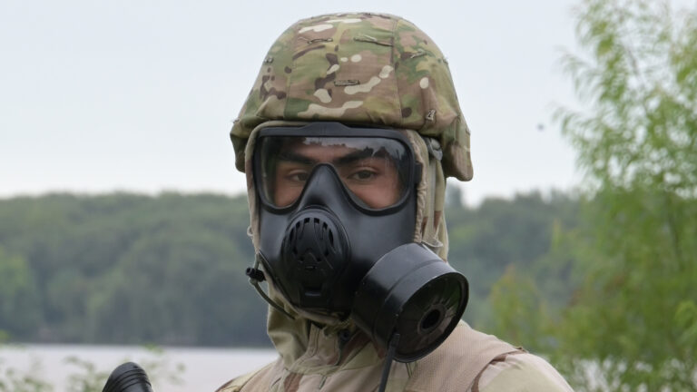 Como en El Eternauta: así actuaría el Ejército Argentino en caso de nieve tóxica 