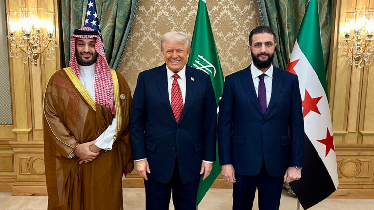 Siria: las potencias regionales y mundiales detrás del millonario apoyo económico