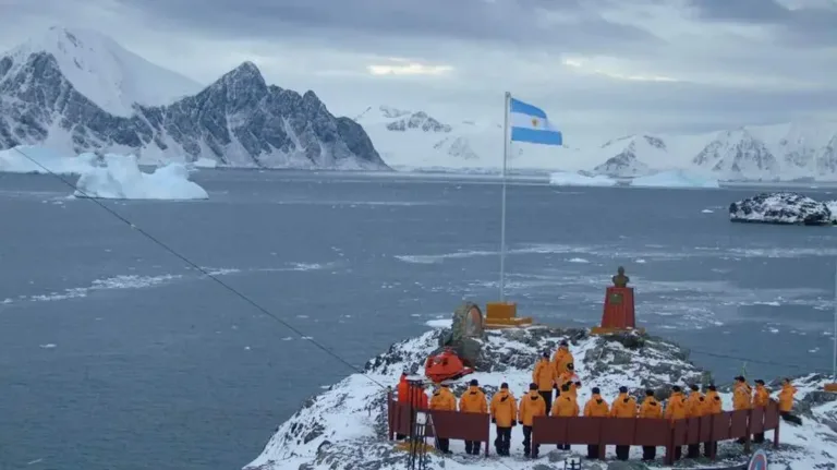 Argentina celebra el Día de la Confraternidad Antártica en el solsticio de invierno