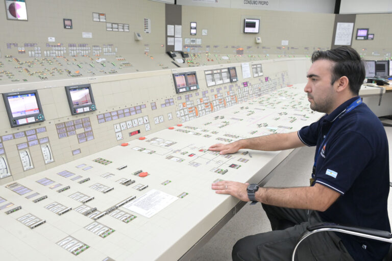 Atucha II: cómo impacta su salida de servicio en el sistema eléctrico argentino