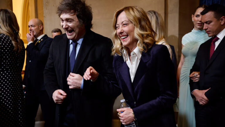 Milei en visita oficial a Italia: por qué viajó acompañado del presidente de YPF