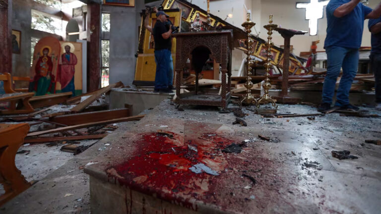 Atentado contra una iglesia en Damasco: Siria acusó al ISIS y peligra la “frágil estabilidad”