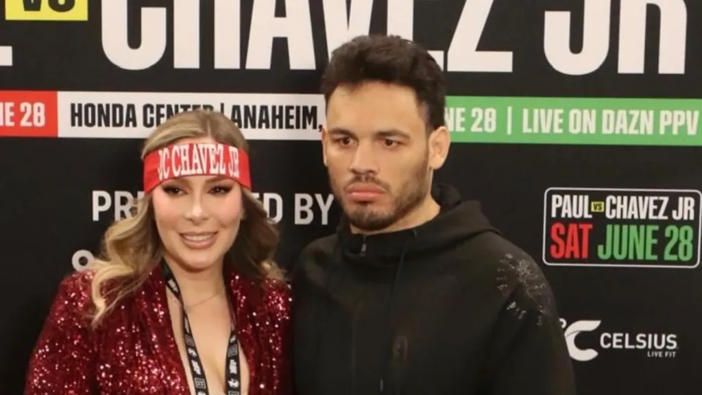 julio-cesar-chavez-jr-frida-munoz