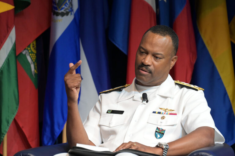 Comando Sur de EE. UU., militares y funcionarios de Defensa de Argentina: los motivos de un encuentro clave 