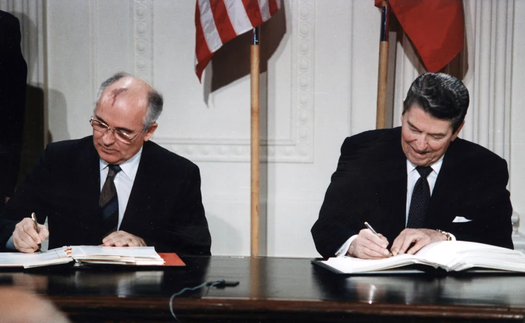 tratado-inf-reagan-gorbachov