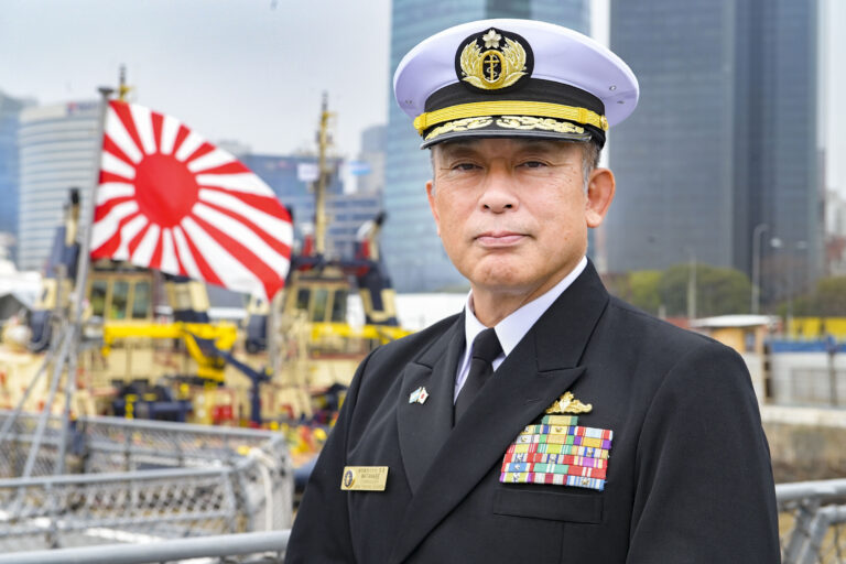 DEF dialogó con el comandante del Escuadrón de Entrenamiento de Japón que visita la Argentina