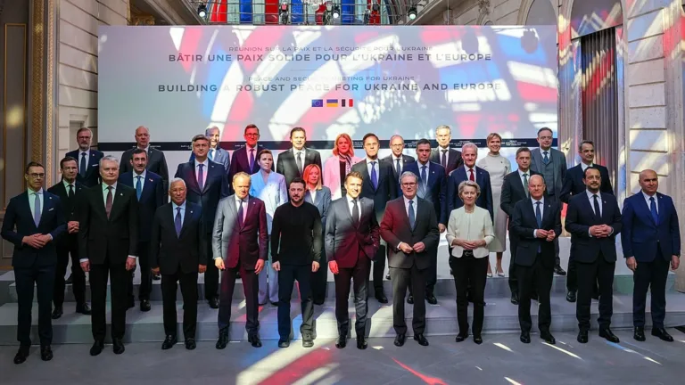 Europa lidera la militarización de Ucrania frente a las amenazas de Rusia