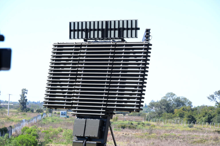 Cómo es el radar de INVAP que debutó en el ejercicio “Libertador” del Ejército Argentino