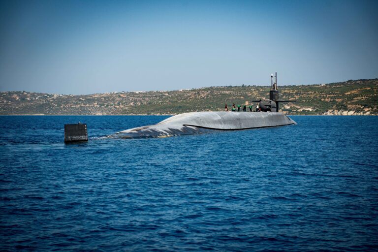 Tensión en el Caribe por el submarino nuclear que Estados Unidos desplegó cerca de Venezuela 