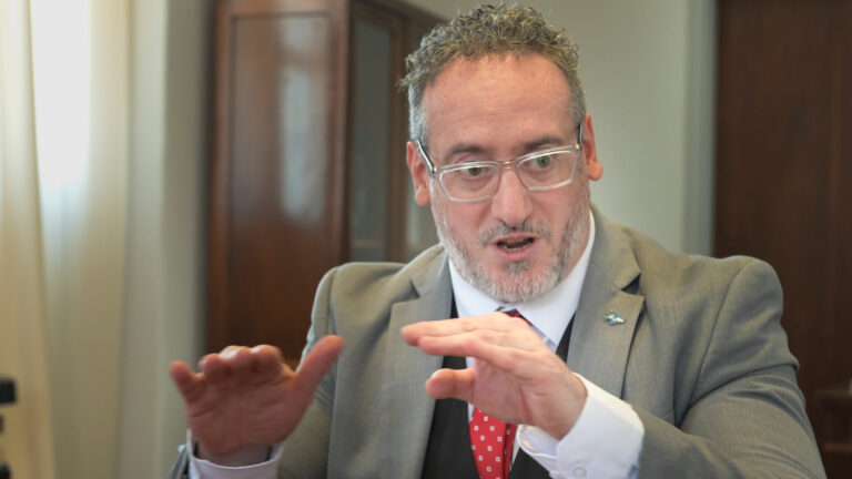 Fuerzas Armadas, empresas y tecnología: “La estrategia política está combinada con la militar”