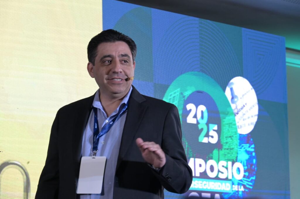 adrian-acosta-pfa-interpol