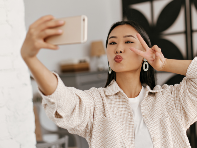 Influencers en China: el país aprobó una polémica normativa para controlar contenidos en redes
