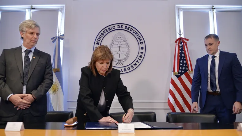 firma-convenios-argentina-fbi