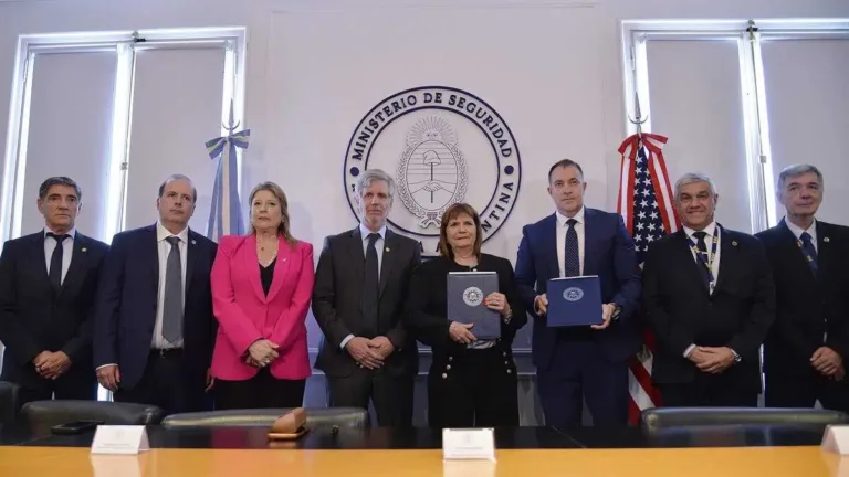 Argentina firmó convenios con el FBI contra el terrorismo, ¿de qué se tratan?