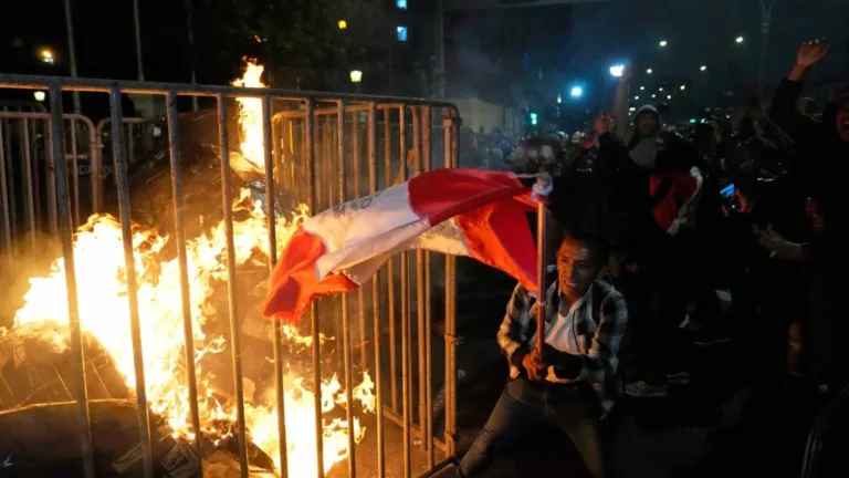 Tensión en Perú: un muerto y más de 150 heridos en la Marcha Nacional contra José Jerí
