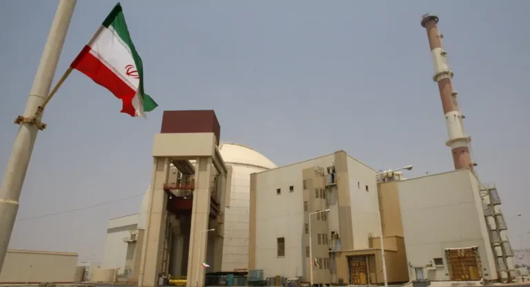 Irán construirá ocho plantas nucleares con ayuda de Rusia, pese a la oposición de Occidente 