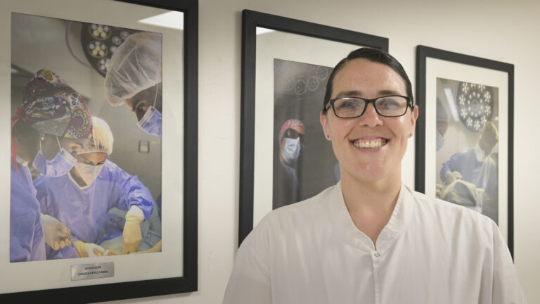 “Siempre tuve necesidad de servicio”, la historia de la cirujana del Ejército  premiada en Estados Unidos