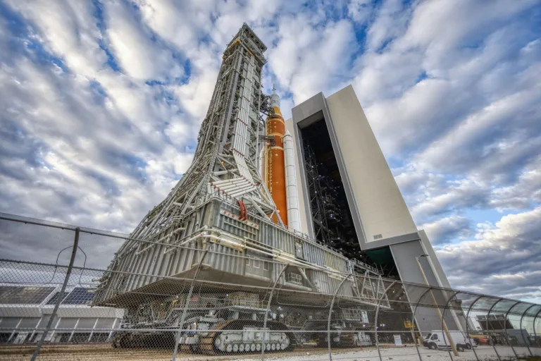 La NASA confirmó el ensayo final de Artemis II: ¿cómo será y cuándo ocurrirá el lanzamiento?