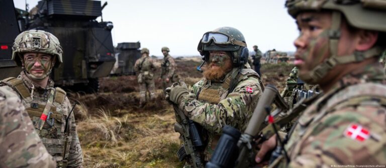 Dinamarca reforzará su presencia en Groenlandia ante las presiones de Trump