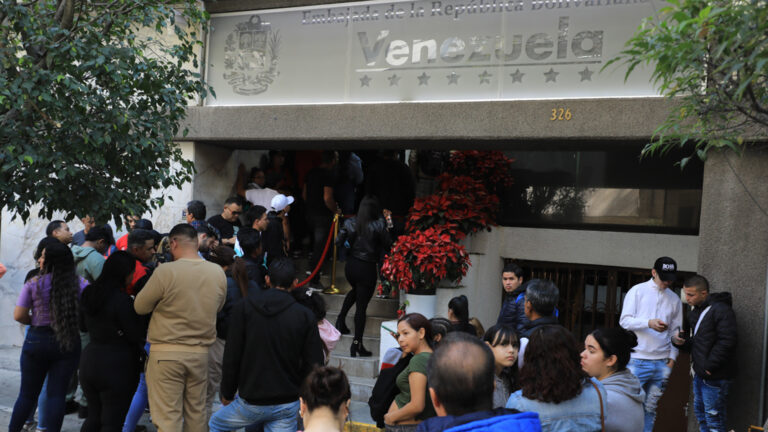 Estados Unidos acusa a la embajada de Venezuela en México de colaborar con el narcotráfico