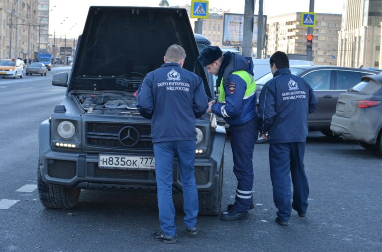 Cómo Rusia usó la Interpol para perseguir opositores a Vladimir Putin