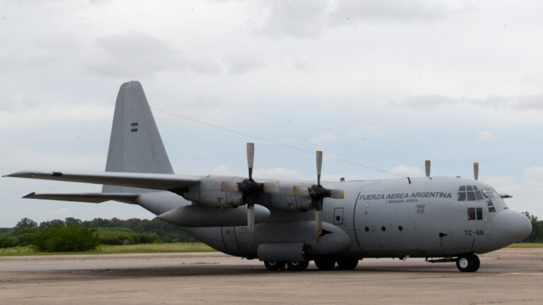 Fuerza Aérea: qué hay detrás de la falla del Hércules C-130 y por qué es un avión clave para la soberanía