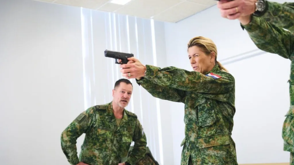 maxima-zorreguieta-entrenamiento-militar