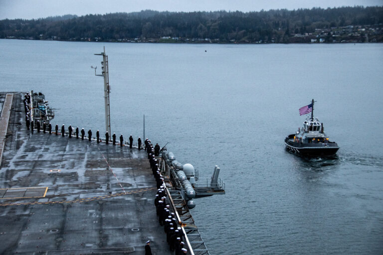 El legendario portaaviones USS Nimitz de Estados Unidos inicia su viaje final y pasará por el Atlántico Sur 
