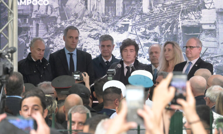 12 fotos del Acto por los 34 años del atentado a la Embajada de Israel en Argentina