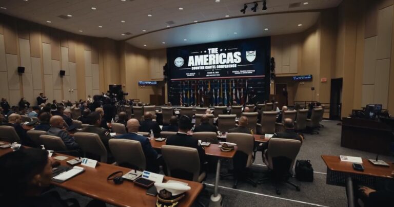 “Enfrentamos amenazas”: las palabras del ministro de Defensa, teniente general Presti, en EE. UU.