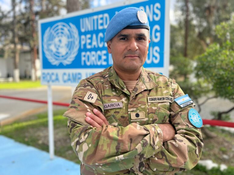 Cascos azules en Chipre: ¿por qué el militar argentino, preparado para la guerra, puede luchar por la paz?