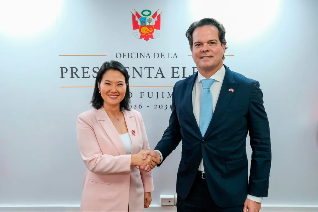 
keiko-fujimori-bernie-navarro